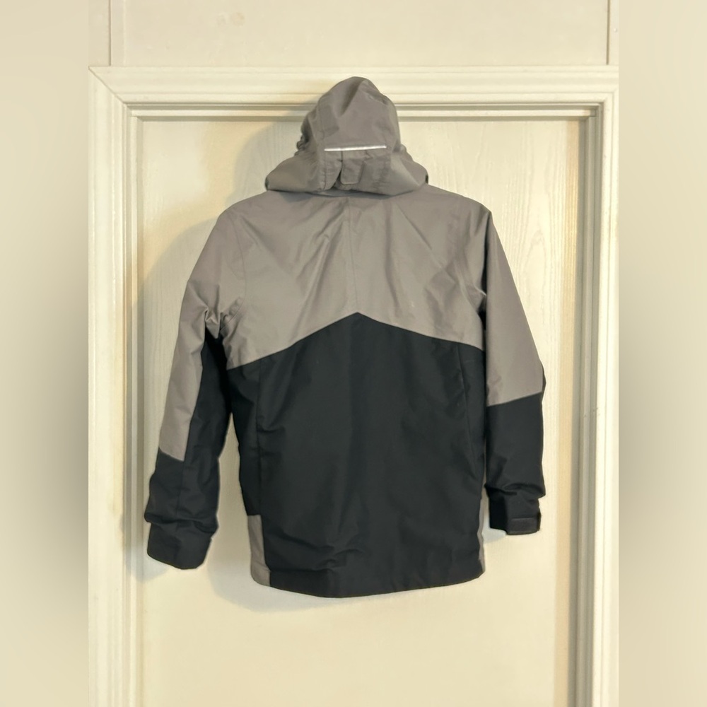 Columbia | Kids Two-Tone Black and Gray Two layer jacket | Size Medium - Picture 7 of 12